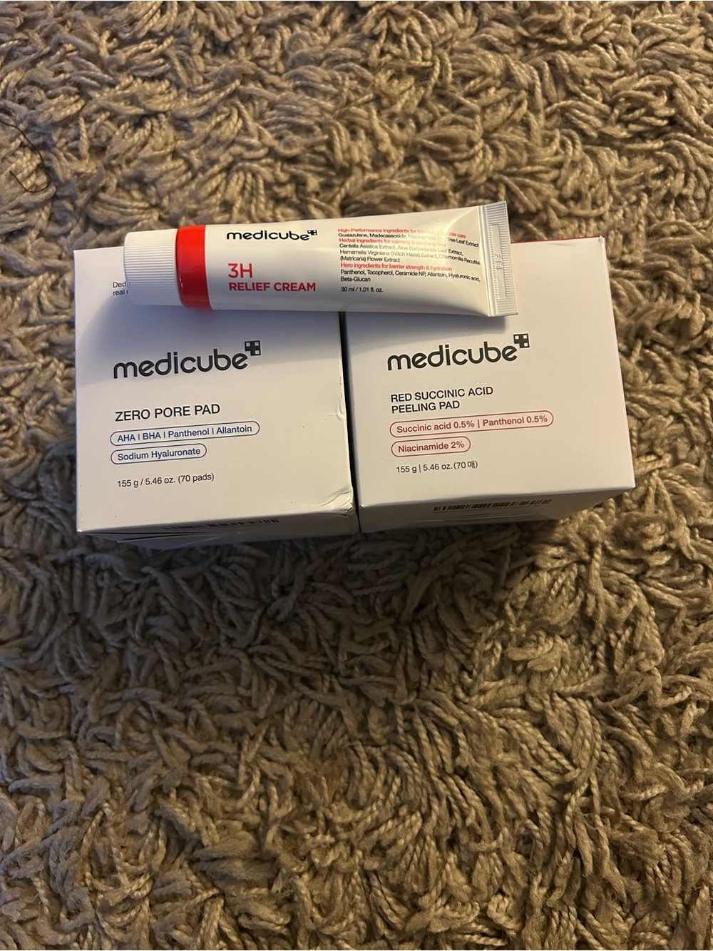 Medicube bundle- zero pore pad/ succinc acid pad/ 3H relief cream